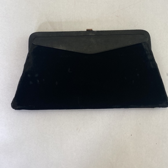 Vintage black velvet clutch - Picture 2 of 9